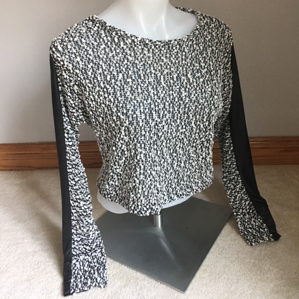 Trendy long-sleeve top