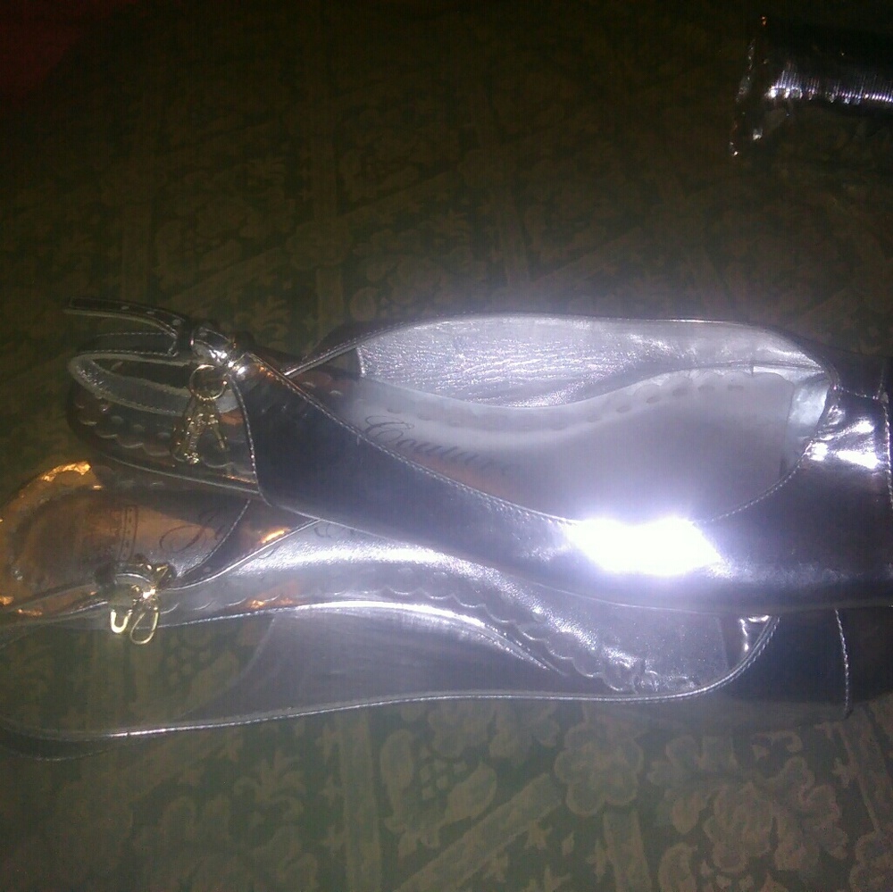 Authentic juicy couture sandals Sold Sold sold