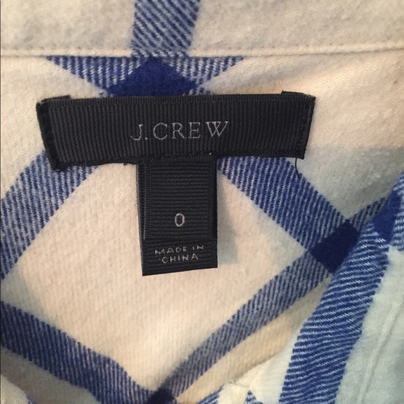 Button down - Picture 3 of 3