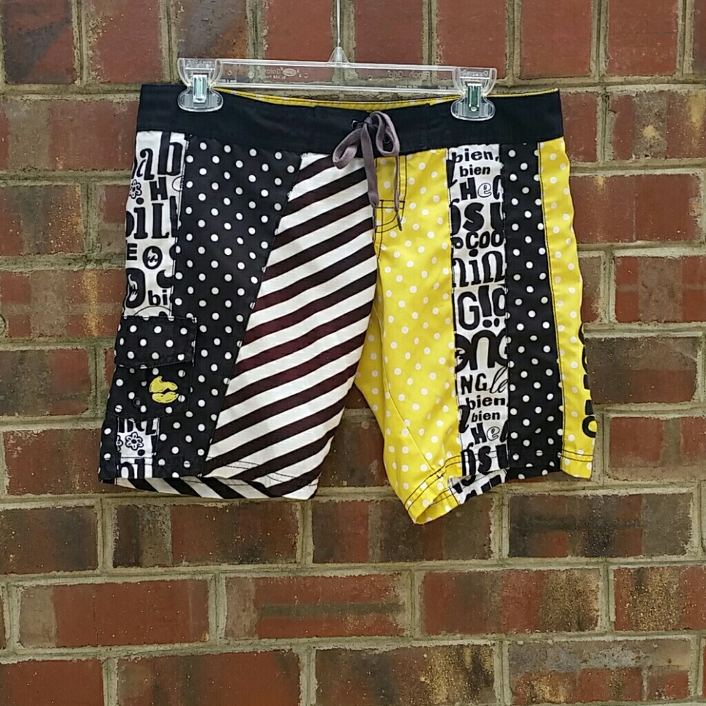 Great pair of Billabong shorts!!