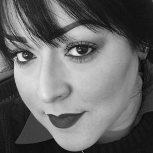 Meet your Posher, Leila