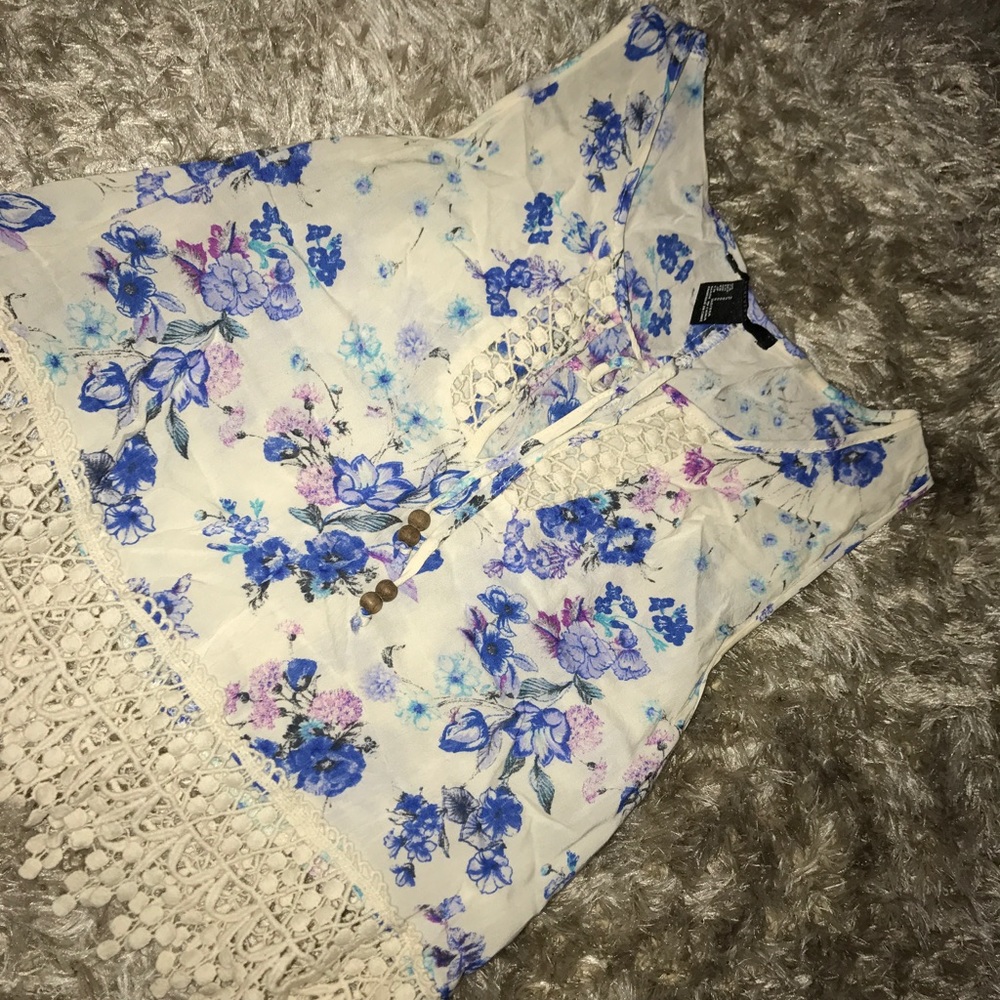 F21 Festival Vibes Floral Crop