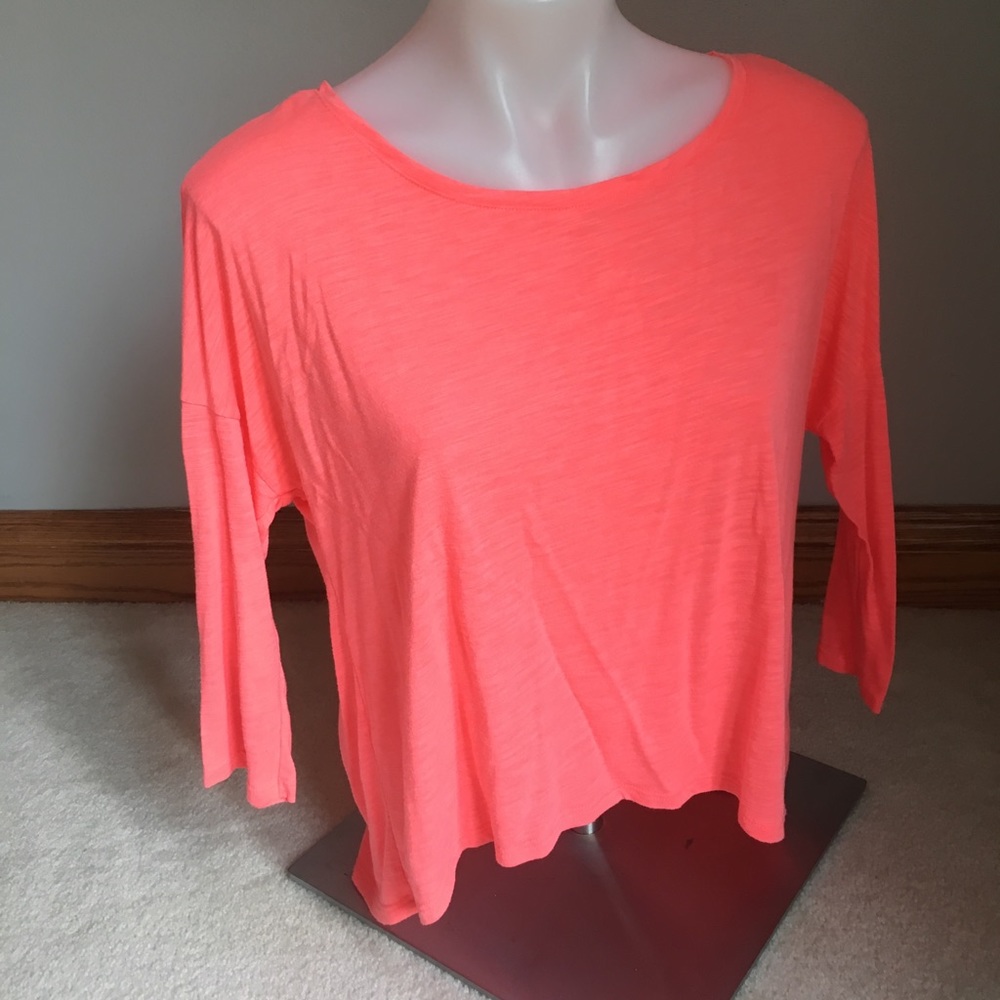 Soft neon three-quarter length shirt