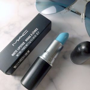 MAC Lipstick - Instant Icon