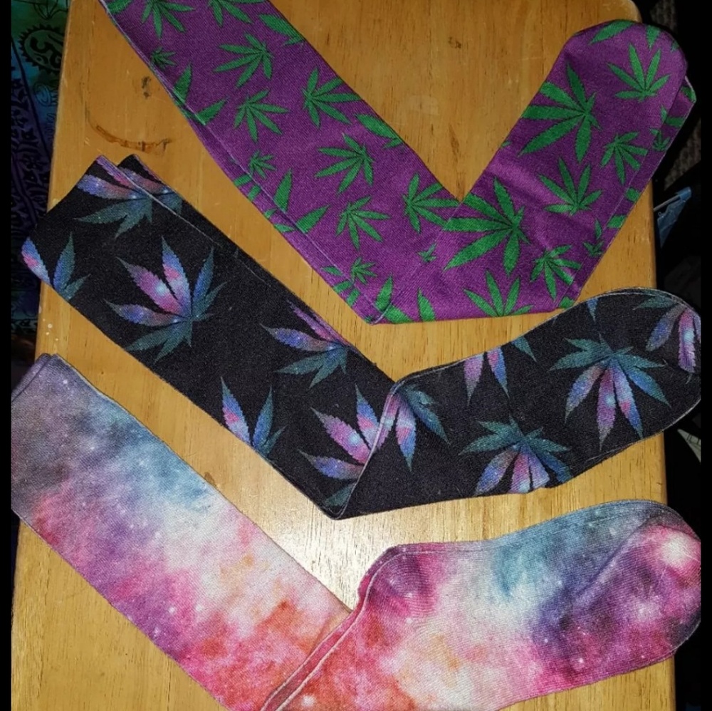 Bundle Weed and Galaxy Knee High Socks