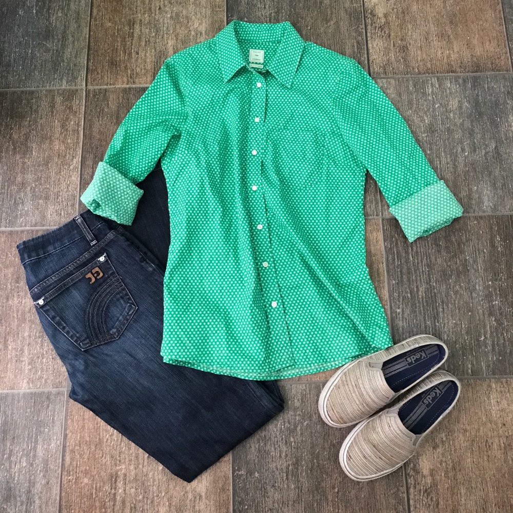 Gap fitted boyfriend green button up