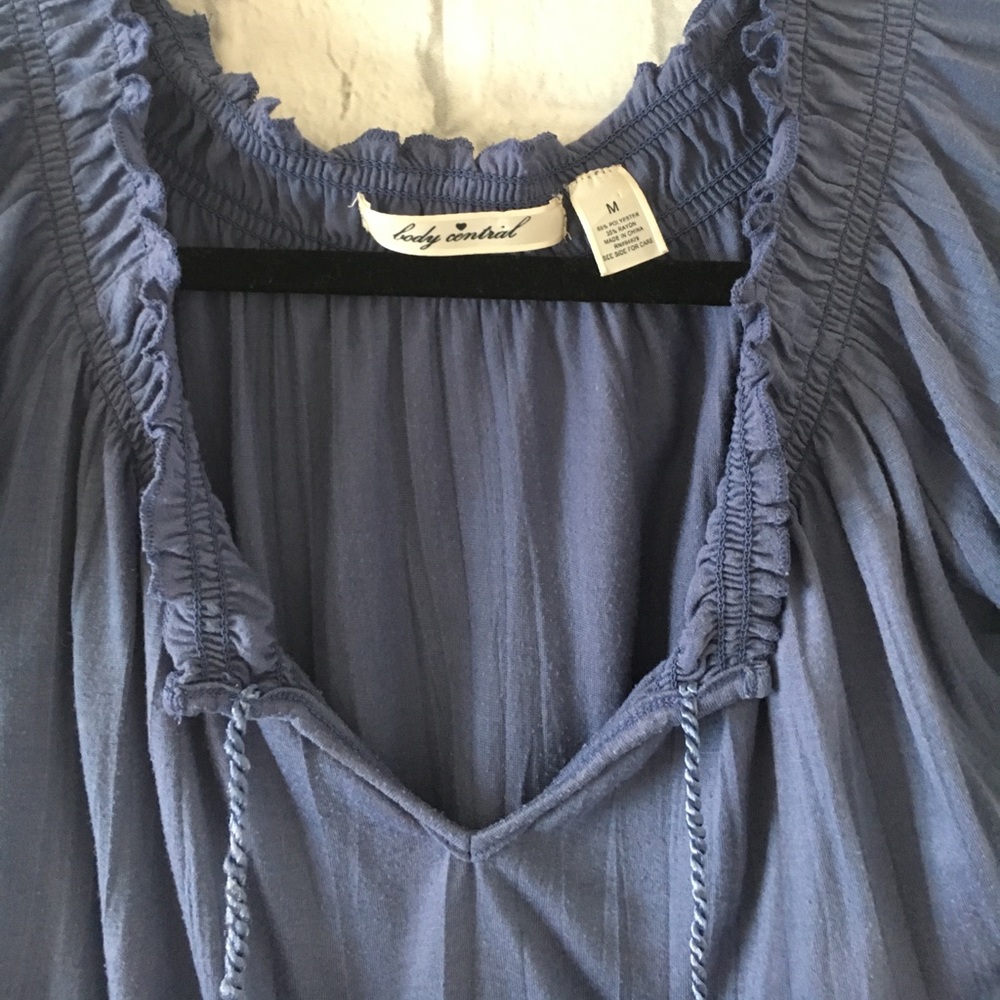 Fun summer top ! - Picture 2 of 5