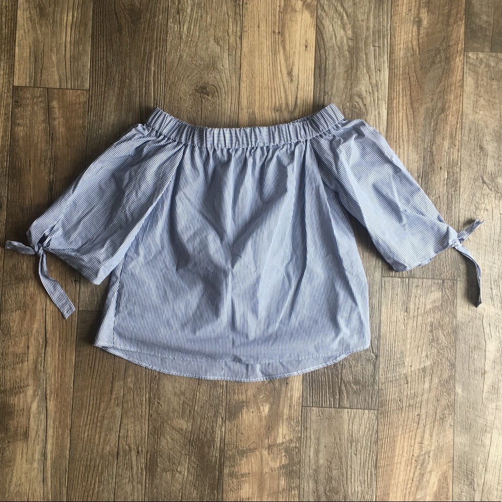 TOPSHOP On-The-Shoulder Top