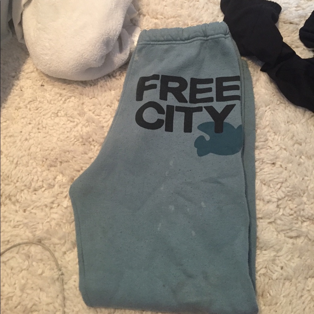 Free city sweatpants