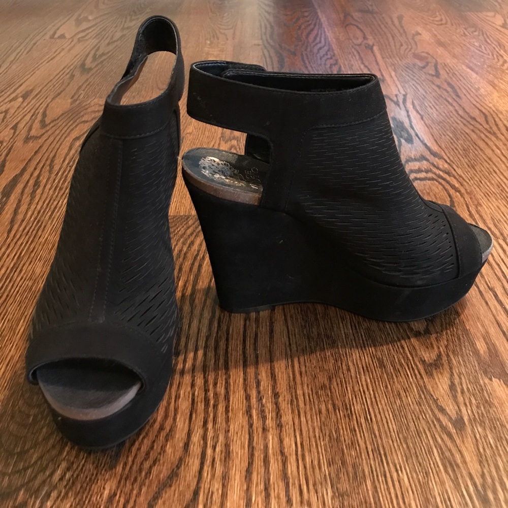 Vince Camuto black wedges
