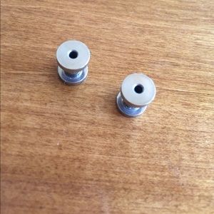 Steel screw-on gauge set size 6.  Clean!