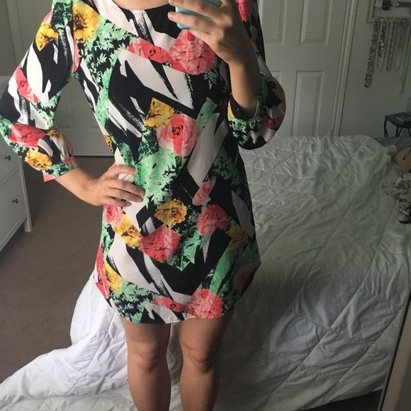 Shasa Dresses & Skirts - ✨ SHASA LONG-SLEEVE DRESS✨