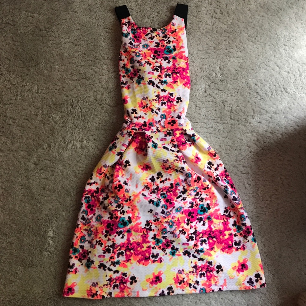 Stretchy flower dress size small