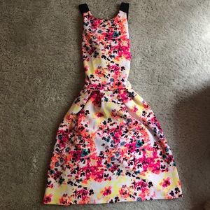 Stretchy flower dress size small