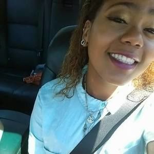 Meet your Posher, Kamile