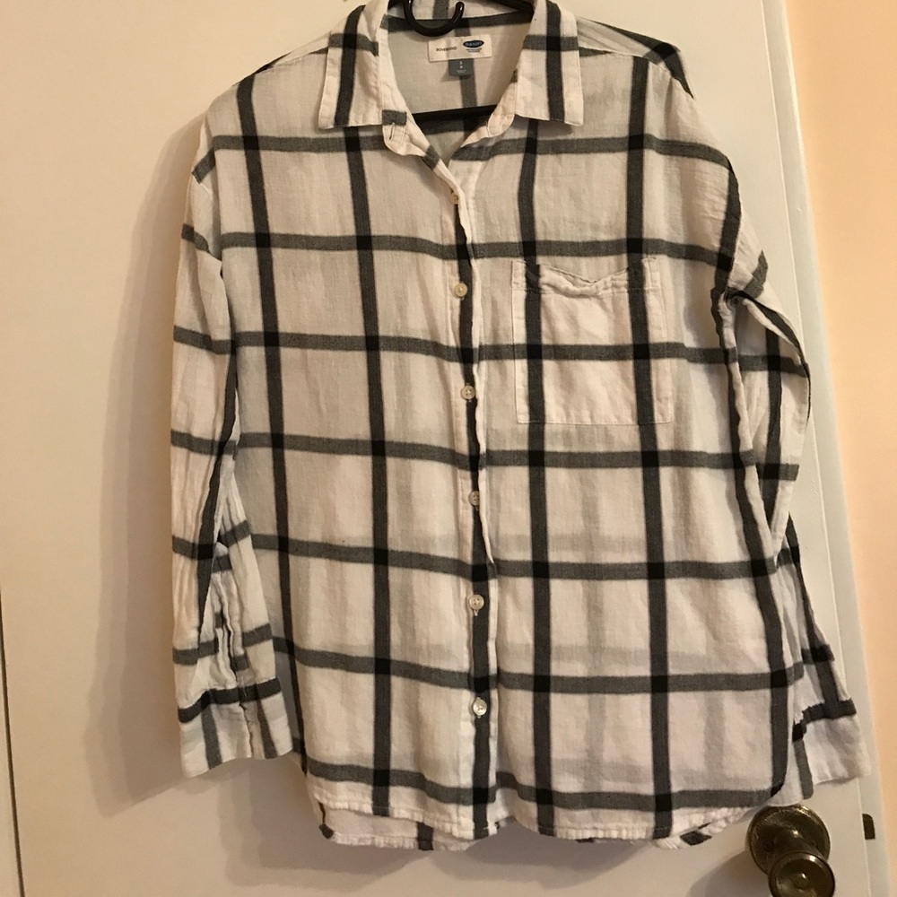 Black and white old navy boyfriend  flannel