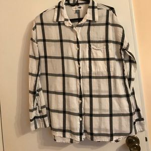 Black and white old navy boyfriend  flannel