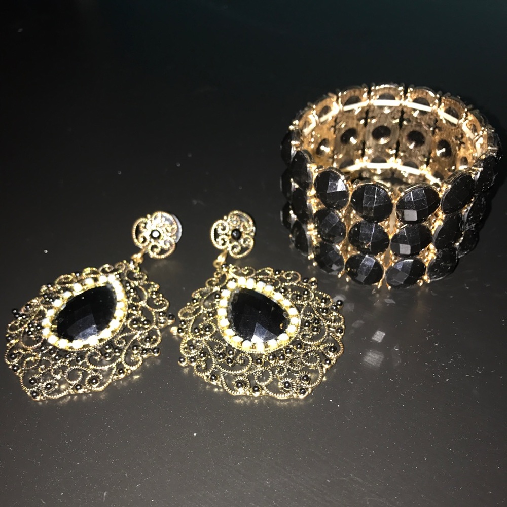 Black & gold bracelet/earrings set