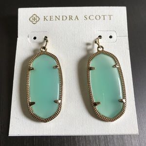 Kendra Scott Elle Earrings in chalcedony