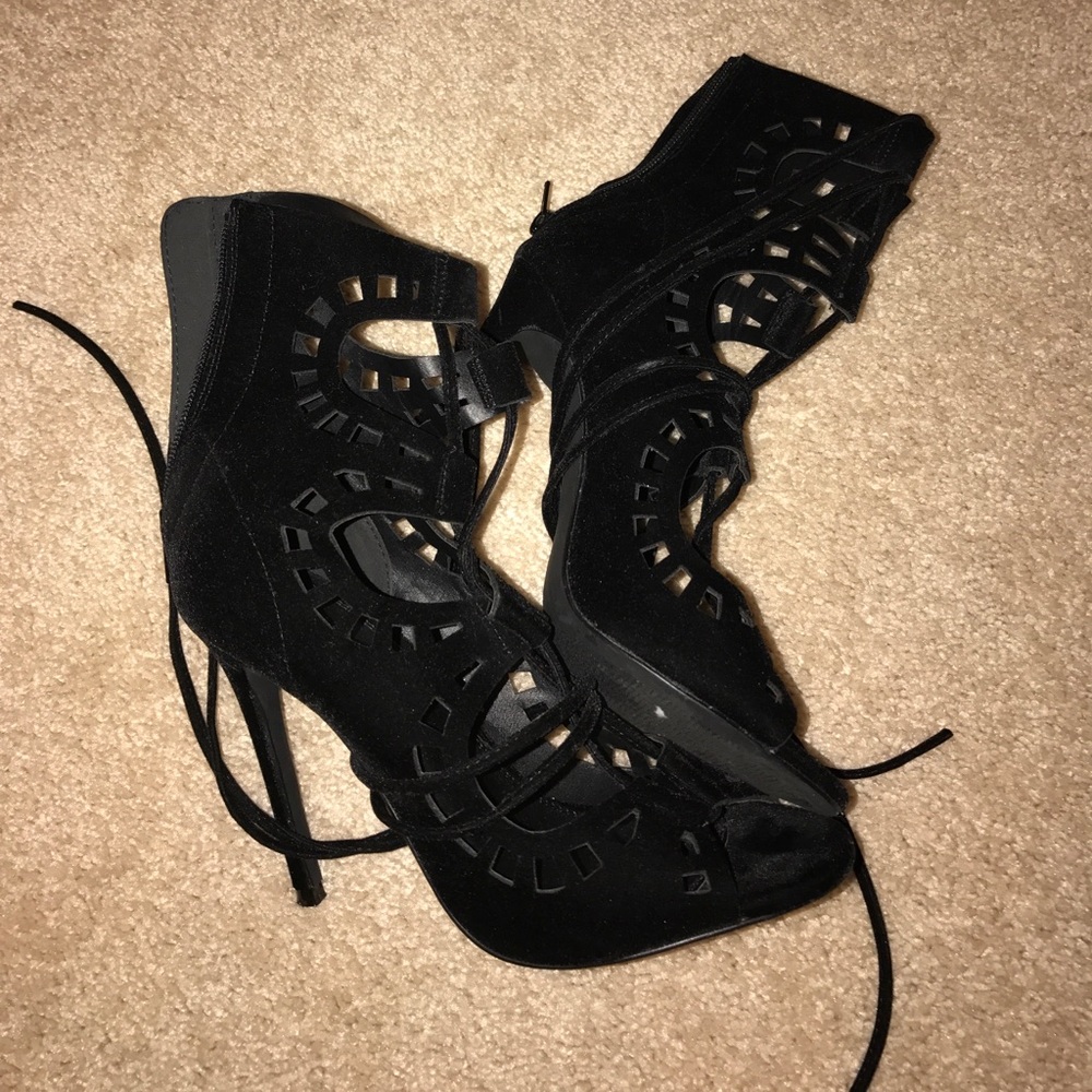 Suede Lace Up Heel!