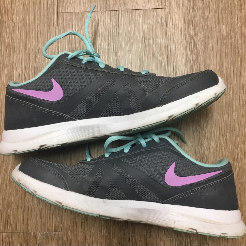 Grey, Purple & Teal Nike Training Core Motion TR2