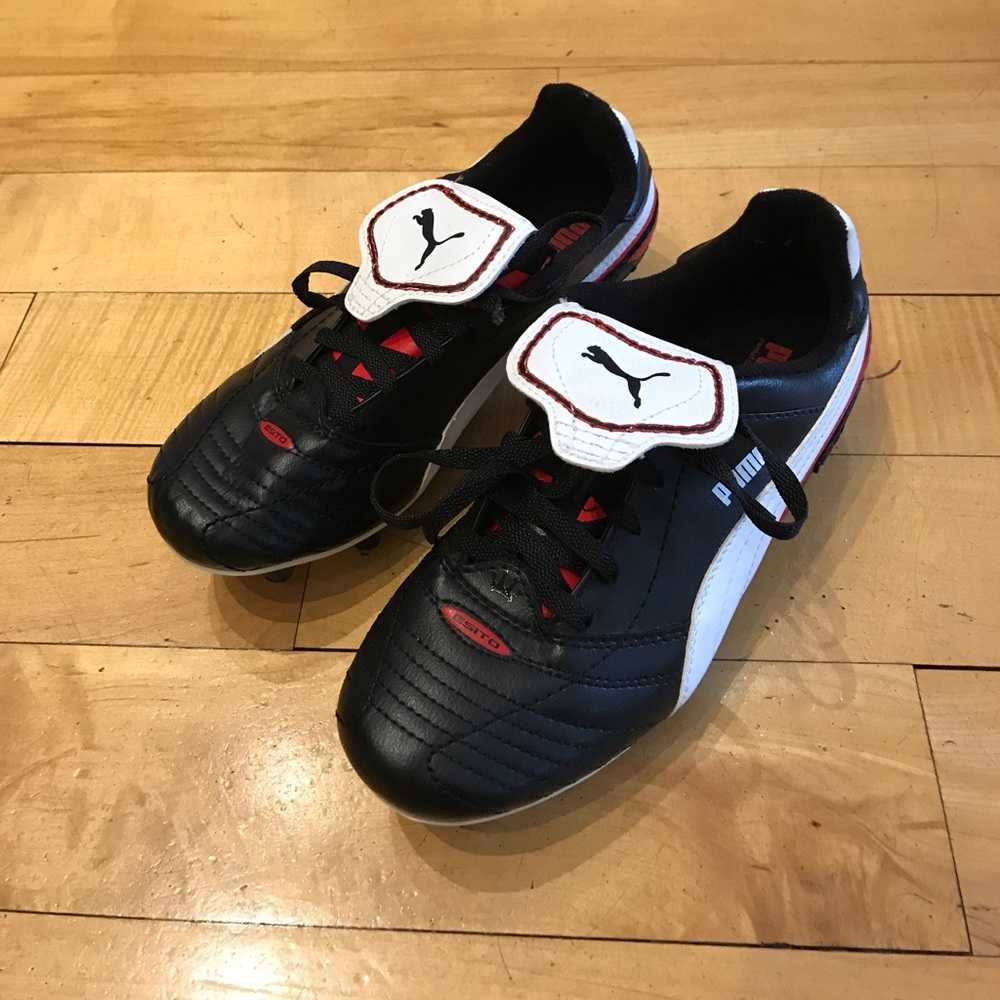 Esito Puma Football Cleats