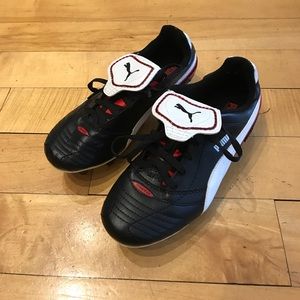 Esito Puma Football Cleats