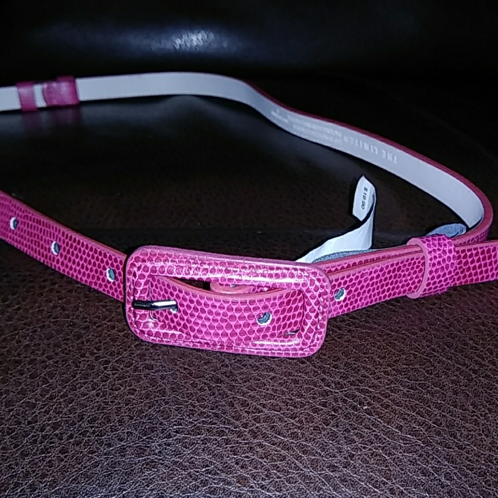 Sale 🌸 pink skinny belt