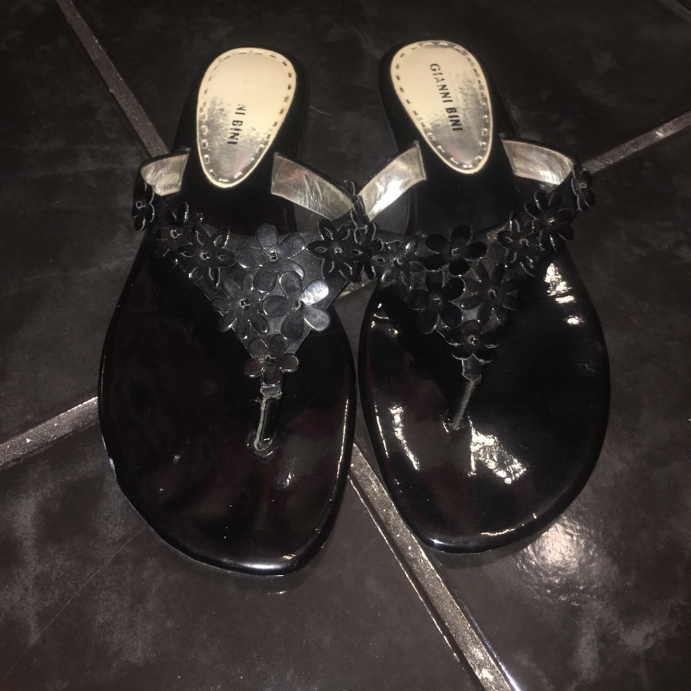 Gianni Bini sandals
