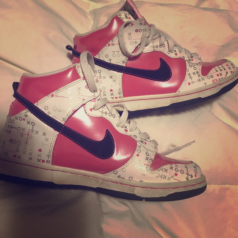 Valentine's Special Edition Nike Dunks!! 💝