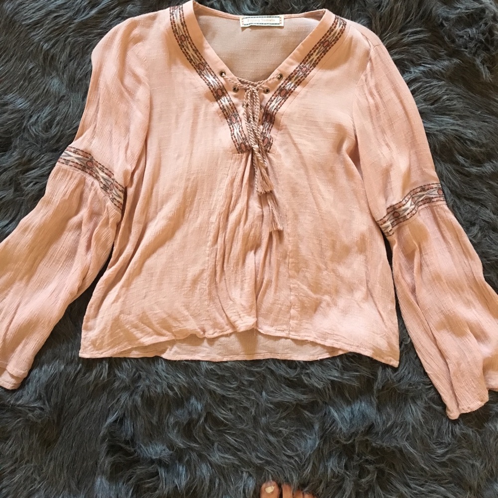 Cute boho bell sleeve pink blouse