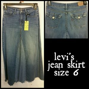 Levi's jean skirt size 6. Modest. No splits.