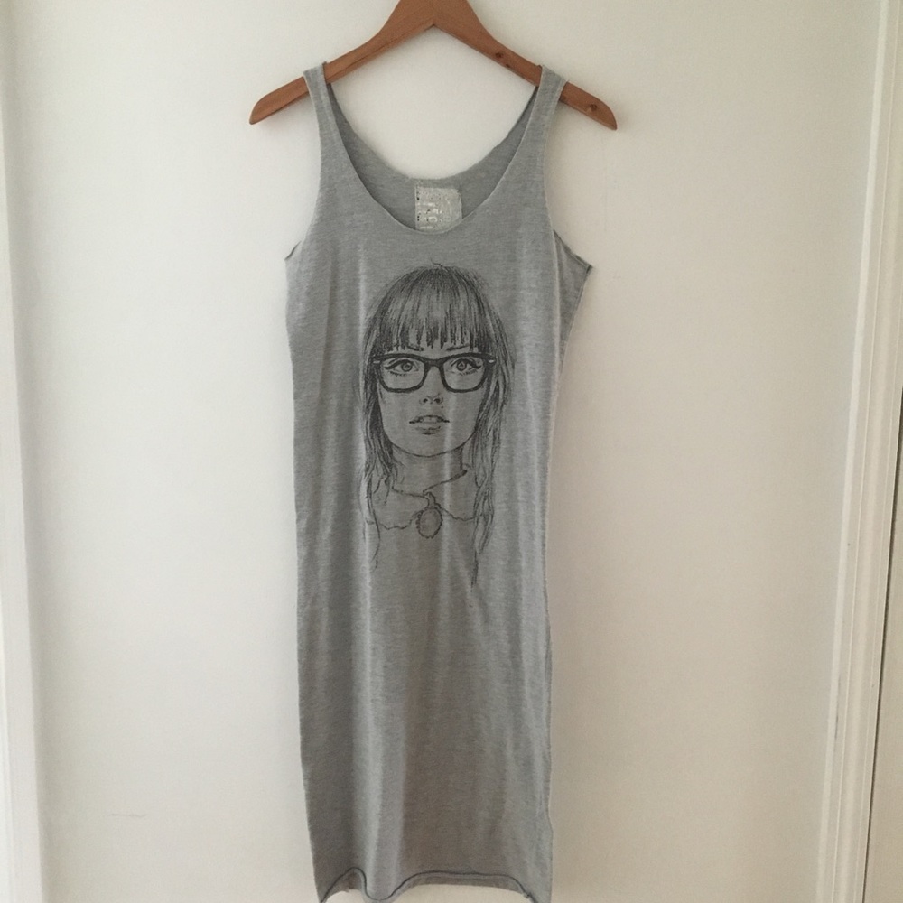 Midi short-sleeve dress with face print