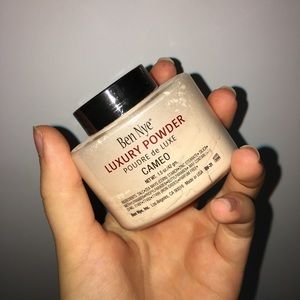 Ben Nye Luxury Powder