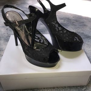 GUESS pump heels