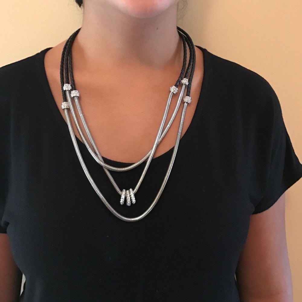 White House black market necklace