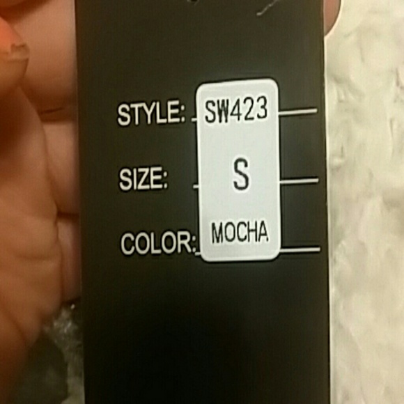 A vest - Picture 5 of 5