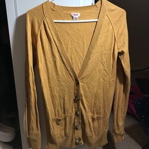 Old navy sweater
