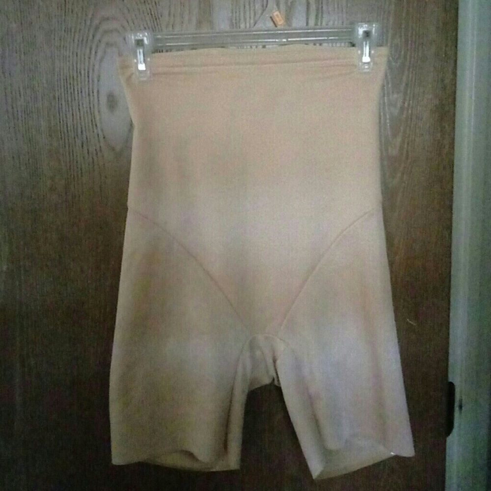 NEVER WORN waist & thigh slimmer. Nude SIZE XL