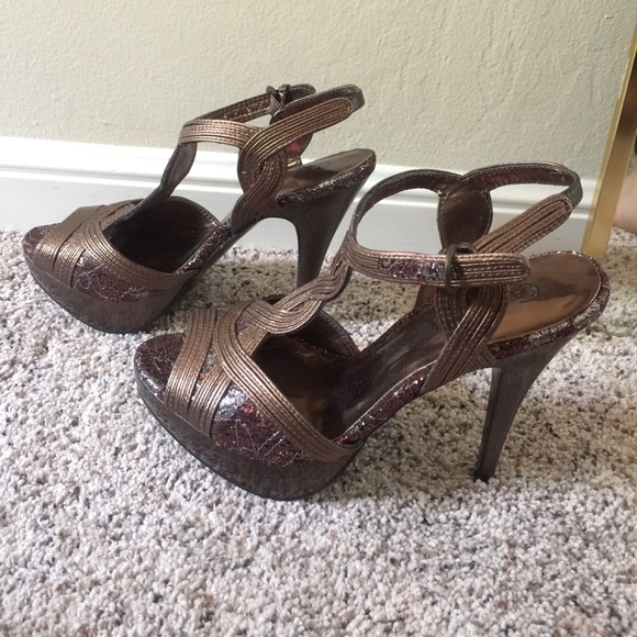 Carlos by Carlos Santana - Vienna Bronze Heels - Picture 3 of 6