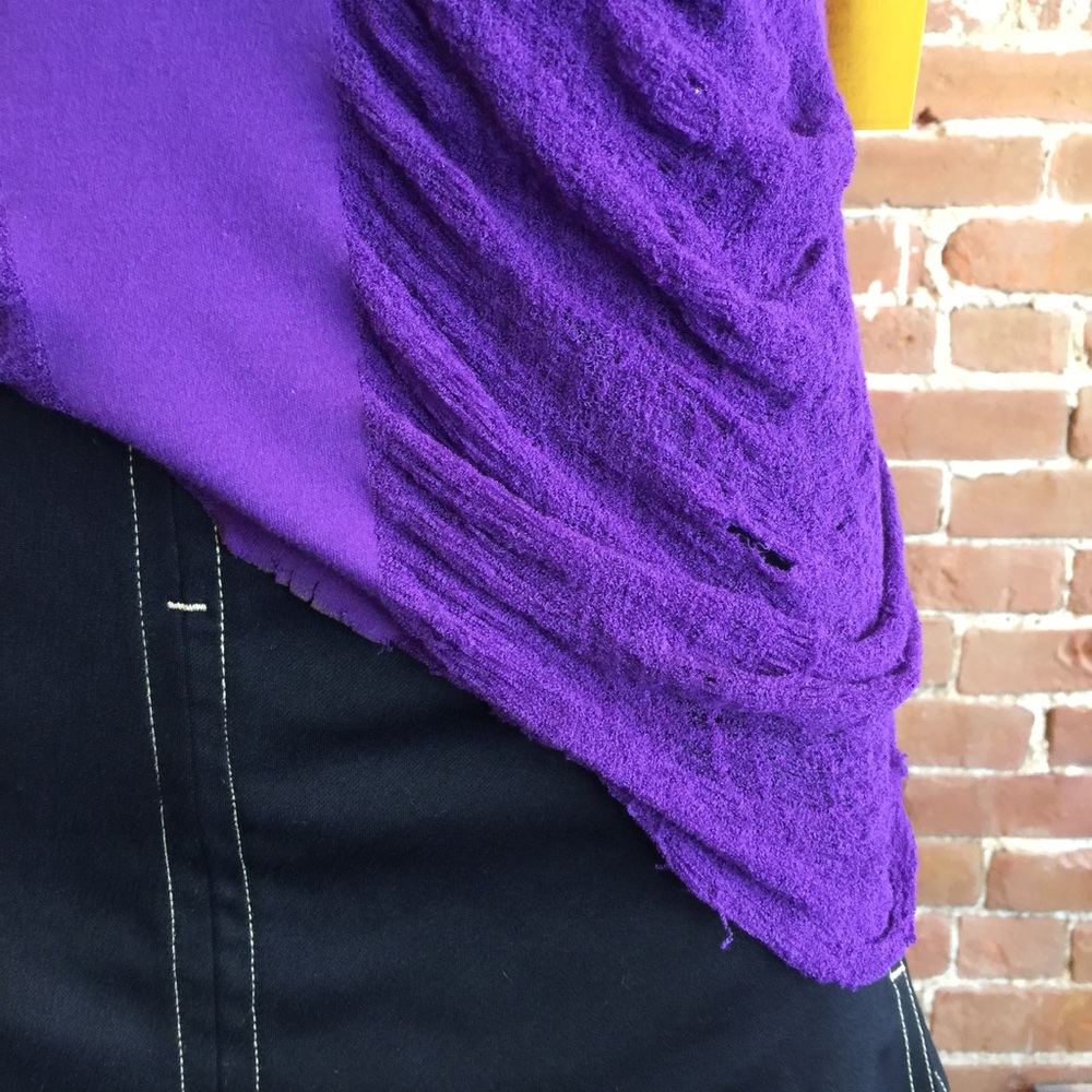 Egg plant shredded tee. Cobwebbing vintage tee - Picture 3 of 7