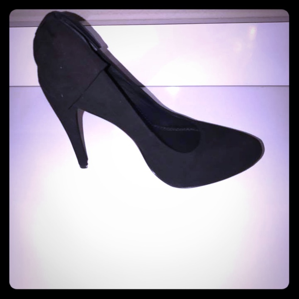 Fabulous Vera Wang Pumps