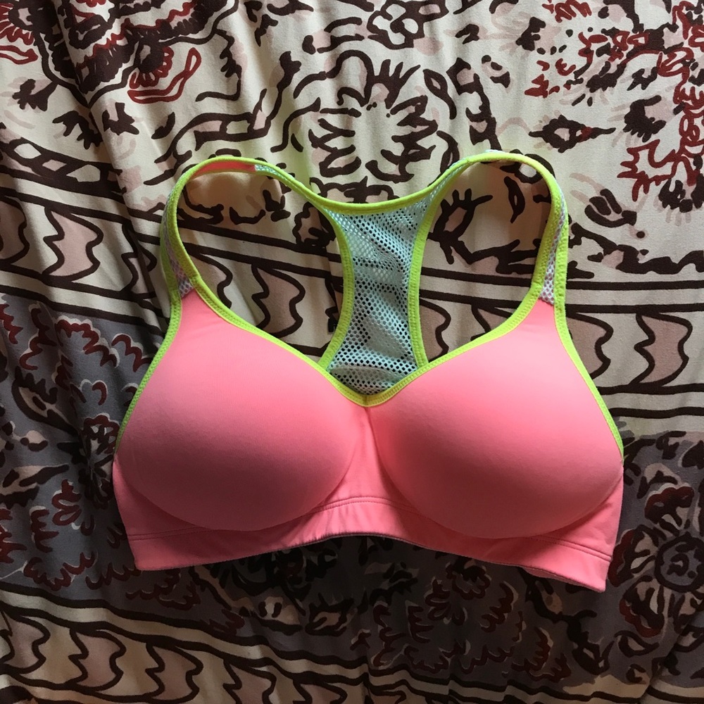 PINK sports bra!! yoga push up