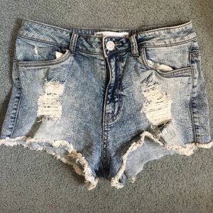 Wripped Jean Shorts NWOT