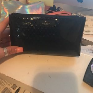 • Kate Spade makeup bag •
