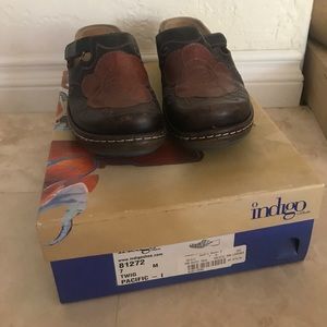 Indigo Clogs