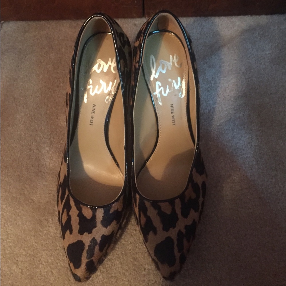 Nine West leopard print pumps