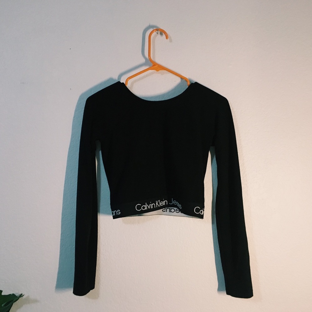 AUTHENTIC Calvin Klein long sleeve crop top