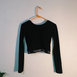 AUTHENTIC Calvin Klein long sleeve crop top