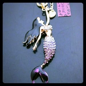 ✨Betsey Johnson Purple Dream Mermaid Necklace!